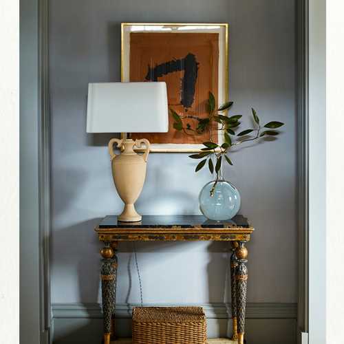 Simplicity and harmony through tones and texture. The artwork highlights and connects the core colours. A perfect focal point, beautifully captured by @ericpiasecki 

#hallway #interiordesign #interiordesignyorkshire #victorianhouse #victorianhome #colourfulinteriors #artwork #colour #tablelamp